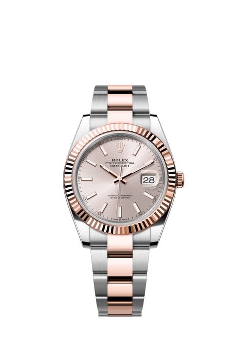 Rolex Datejust 41 126331 with sundust dial, fluted bezel, and Oyster bracelet in Oystersteel and Everose gold.