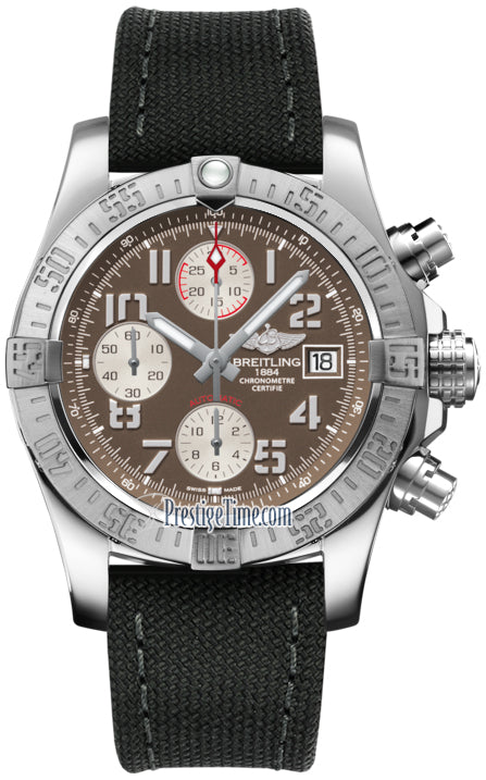 Breitling Avenger II a1338111/f564/109w